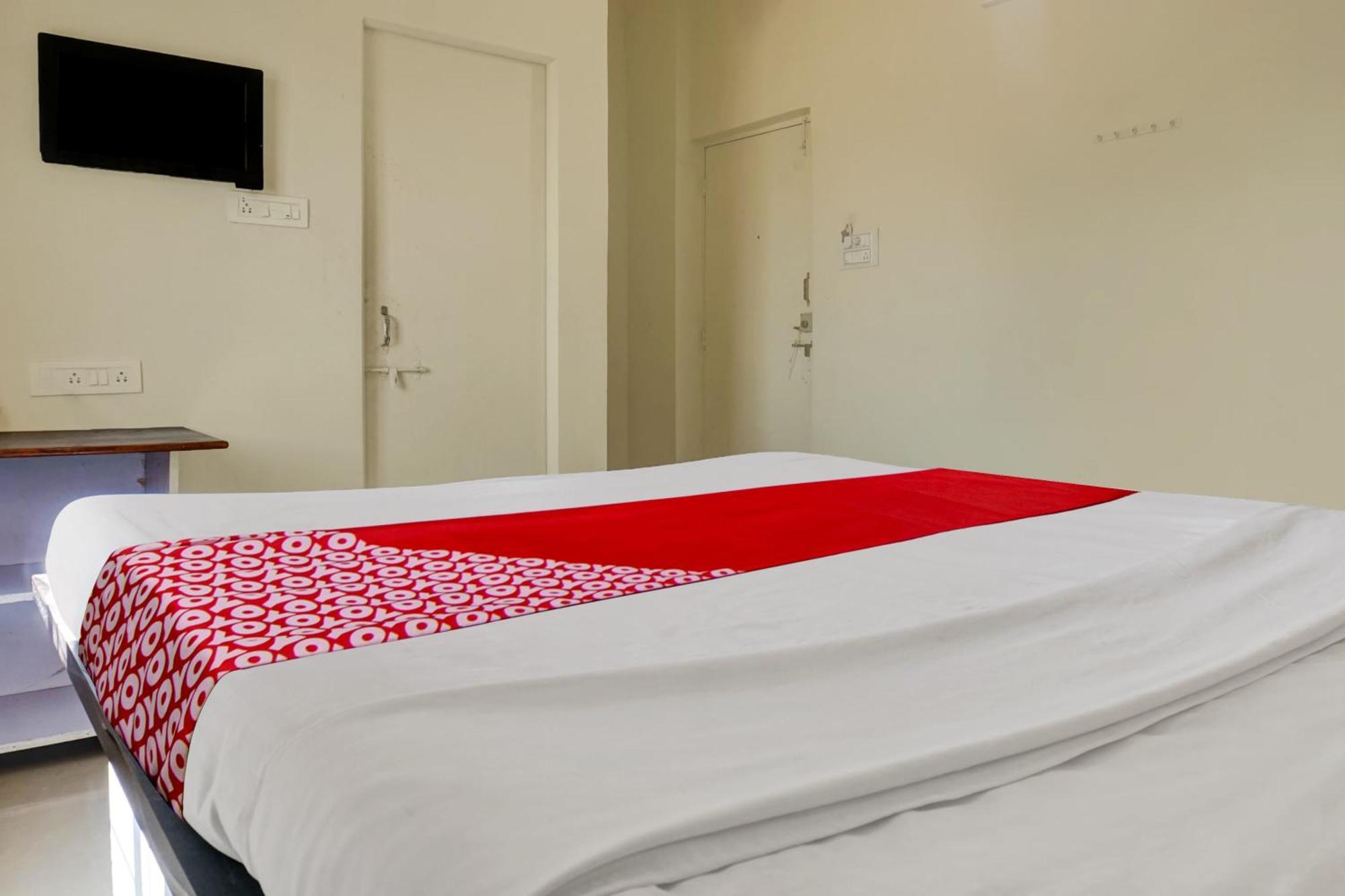 Hotel O Happy Homely Stay Sasvad Kültér fotó